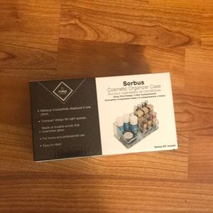 NWT Cosmetic Organizer Case